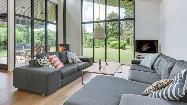 Televisie en een open haard