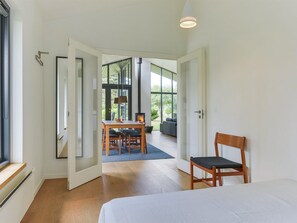 5 bedrooms, WiFi