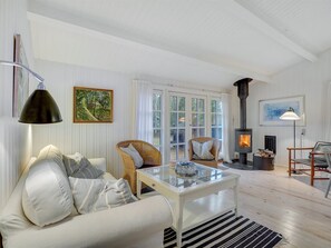 TV, fireplace, DVD player - "Fjola" - 200m from the sea by Interhome (Væggerløse)