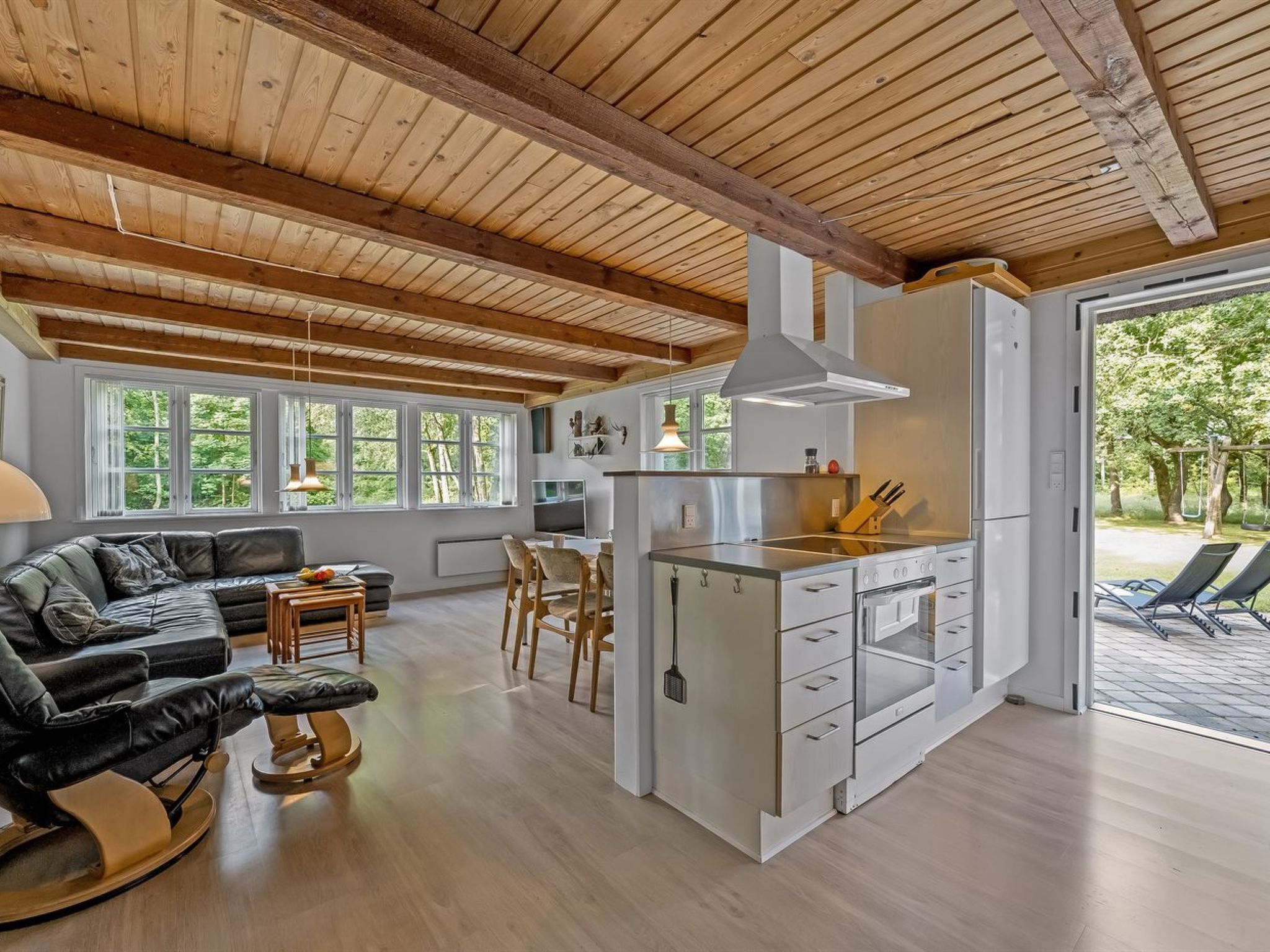 TV, fireplace, DVD player