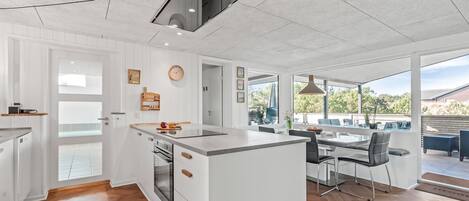 Fridge, microwave, dishwasher, cookware/dishes/utensils
