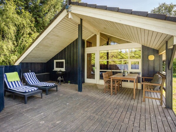 Outdoor dining - "Alwin" - 2.5km from the sea by Interhome (Blokhus)