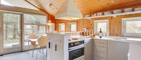 Fridge, microwave, oven, cookware/dishes/utensils