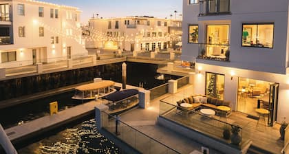 The Boardroom Residence at Peninsula Village