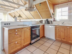 Kühlschrank, Mikrowelle, Ofen, Geschirrspüler