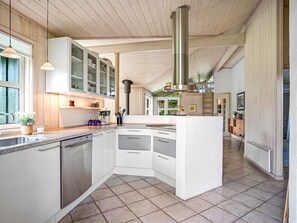 Fridge, oven, dishwasher, cookware/dishes/utensils