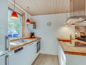 Réfrigérateur, micro-ondes, four, lave-vaisselle