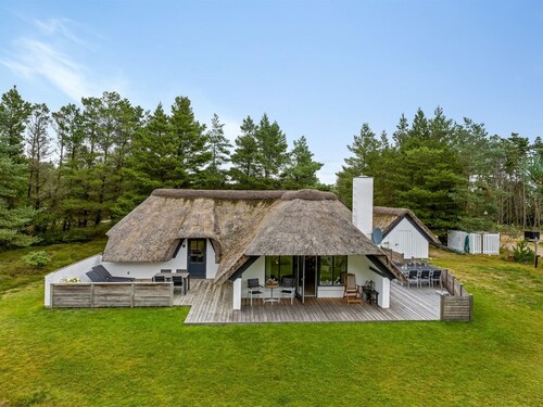 "Lilo" - 1km from the sea by Interhome