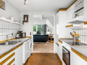 Fridge, microwave, oven, dishwasher - "Lilo" - 1km from the sea by Interhome (Blåvand)