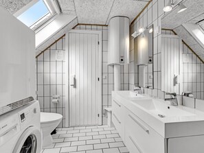 Bathroom - "Tuomi" - 900m from the sea by Interhome (Ringkøbing)