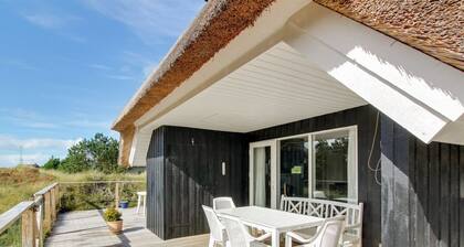 "Annli" - 1.5km from the sea by Interhome