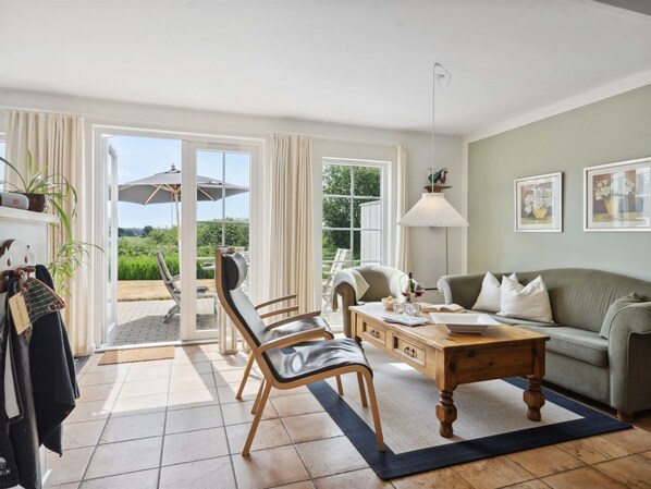 TV, fireplace, DVD player