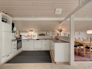 Køleskab, mikrobølgeovn, ovn, opvaskemaskine