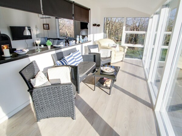 Télévision, cheminée