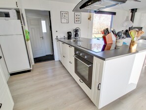 Réfrigérateur, micro-ondes, lave-vaisselle