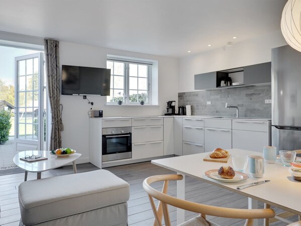 Fridge, oven, dishwasher, high chair