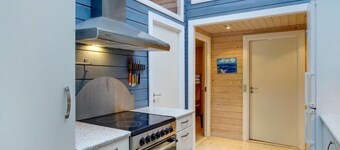 "Sahra" - 200m from the sea by Interhome