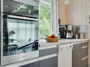 Réfrigérateur, micro-ondes, lave-vaisselle