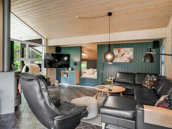 2 bedrooms, WiFi - "Yorrit" - 500m to the fjord by Interhome (Højslev)