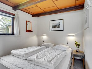 2 bedrooms
