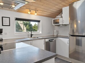 Køleskab, mikrobølgeovn, ovn, opvaskemaskine