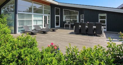 "Elicia" - 950m from the sea by Interhome