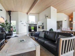 TV, fireplace, DVD player - "Elicia" - 950m from the sea by Interhome (Væggerløse)