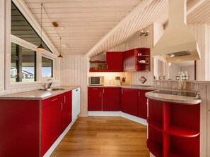 Fridge, microwave, dishwasher, cookware/dishes/utensils