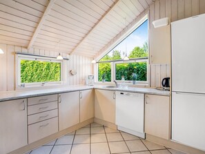 Køleskab, mikrobølgeovn, ovn, opvaskemaskine