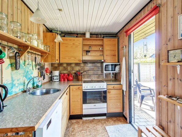 Køleskab, mikrobølgeovn, ovn, opvaskemaskine