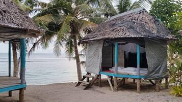 Basic Quadruple Room, Ocean View, Oceanfront | Bed sheets