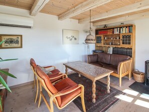 TV, fireplace, DVD player