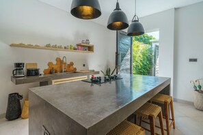 Fridge, microwave, oven, stovetop - Villa Casa Kreole - Stylish 2BR villa (Canggu)