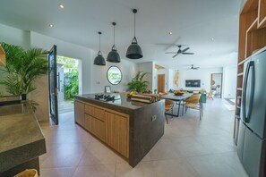 Fridge, microwave, oven, stovetop - Villa Casa Kreole - Stylish 2BR villa (Canggu)