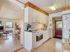 Fridge, oven, cookware/dishes/utensils