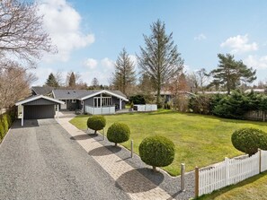 المنطقة المحيطة بالمنشأة