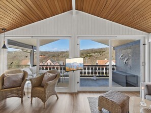 TV, fireplace - "Takenya" - 400m from the sea by Interhome (Allinge)