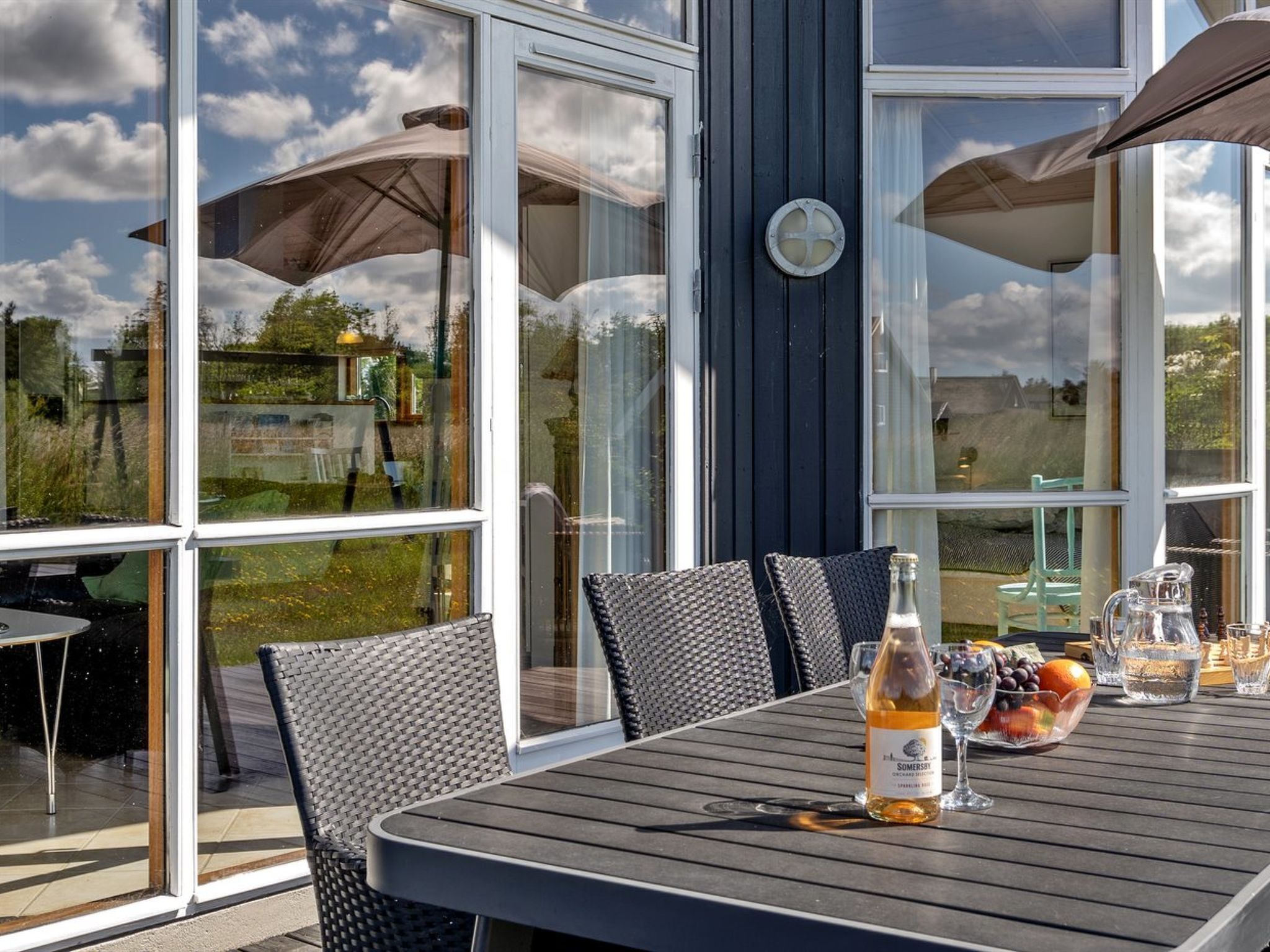 屋外ダイニングエリア