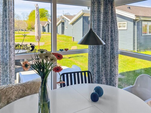 "Carlie" - 2.8km from the sea by Interhome