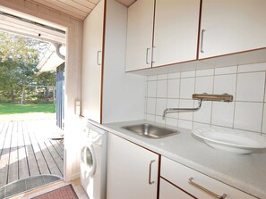 Fridge, microwave, dishwasher, cookware/dishes/utensils