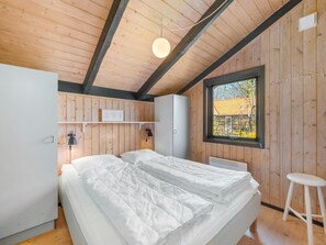 3 bedrooms, WiFi - "Throkil" - 450m to the fjord by Interhome (Hemmet)