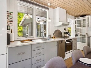 Køleskab, mikrobølgeovn, ovn, opvaskemaskine