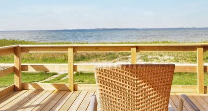 "Bertold" - 20m from the sea by Interhome