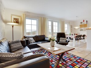 TV, fireplace, DVD player
