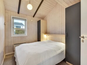3 bedrooms, Internet