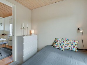 2 bedrooms, Internet