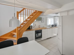 Køleskab, mikrobølgeovn, ovn, opvaskemaskine