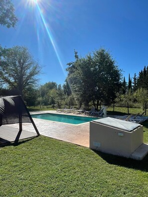 Outdoor pool - Can Torrelles, Masía Rural en Riudarenes Ideal Para Grupos y ¡petfriendly! (Riudarenes)