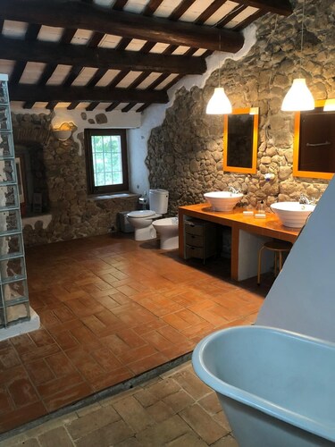 Can Torrelles, Masía Rural en Riudarenes Ideal Para Grupos y ¡petfriendly!
