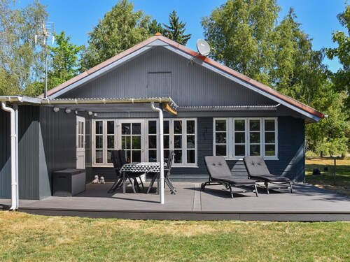 "Agneta" - 750m from the sea by Interhome